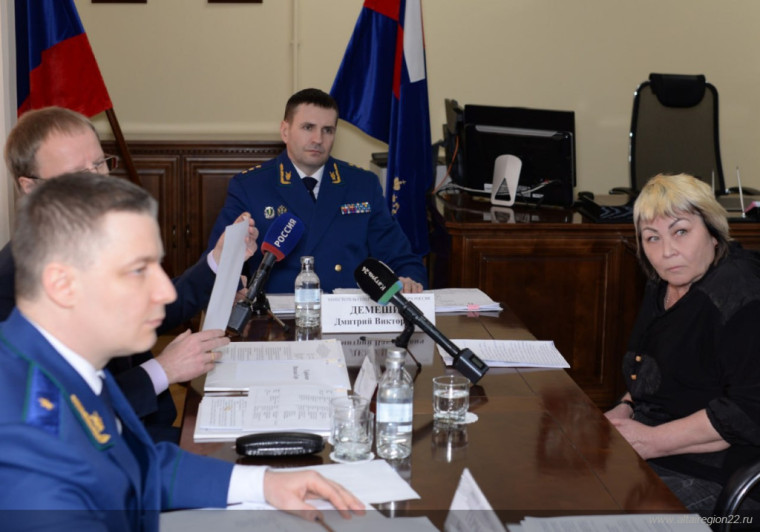 Заместитель Генерального прокурора России Дмитрий Демешин провел личный прием жителей Алтайского края.